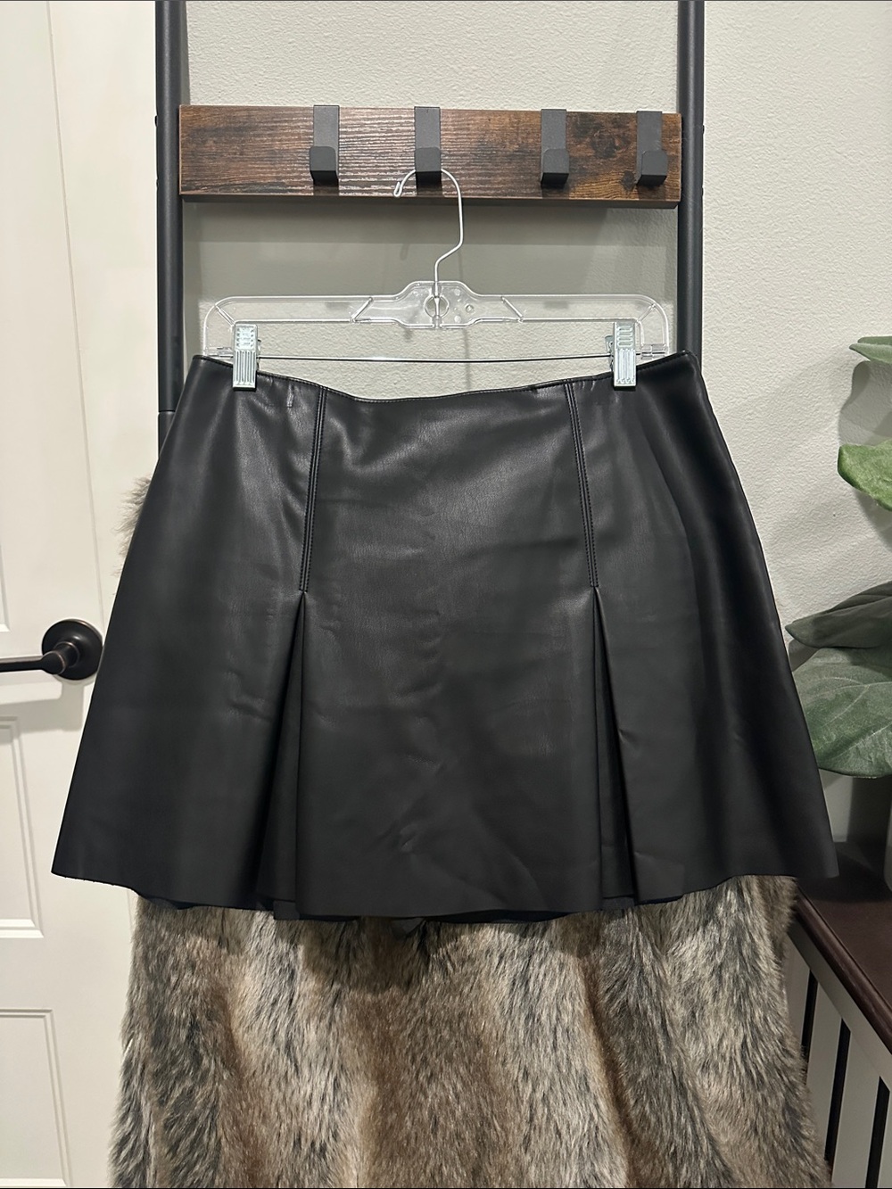 Abercrombie & Fitch Black Faux Leather Pleated Mini Skirt/Skort